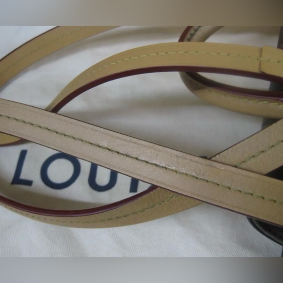 Louis Vuitton Montsouris PM Backpack Brown Monogram With LV Logo Charm - Picture 4 of 10